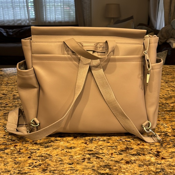 Skip Hop- Greenwich Vari Diaper Backpack - Picture 2 of 5